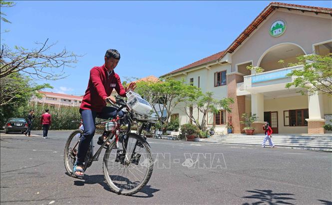 Sản phẩm của nhóm vừa đoạt giải Nhì tại Cuộc thi Khoa học kỹ thuật dành cho học sinh trung học lần thứ XI năm học 2018 - 2019 của tỉnh Lâm Đồng. 