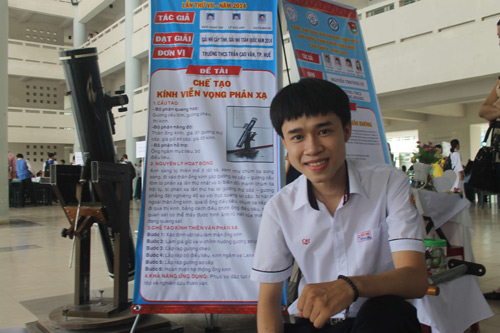 San bên kính viễn vọng phản xạ. Ảnh: Nhật Tuấn.